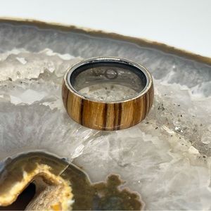 Ebreo - tungsten ring with zebra wood UNISEX